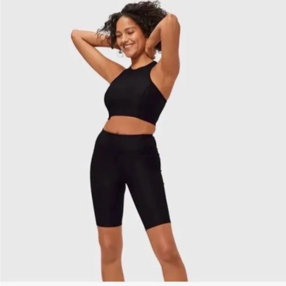 Outdoor Voices Warmup 10” Short - Black - M - NWT